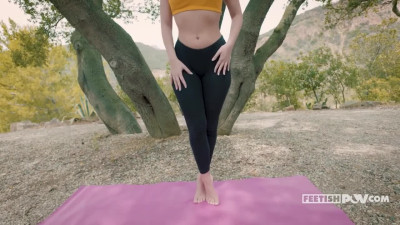 Harley Jade - Yoga Booty Yoga Feet