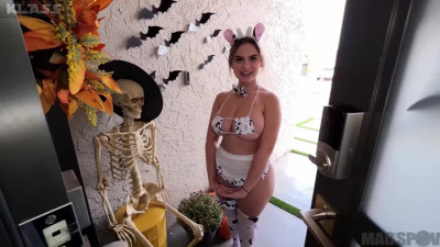 Brandy Renee - Busty MILF Comes Trick Or Treating And Gets Big Dick Fucking