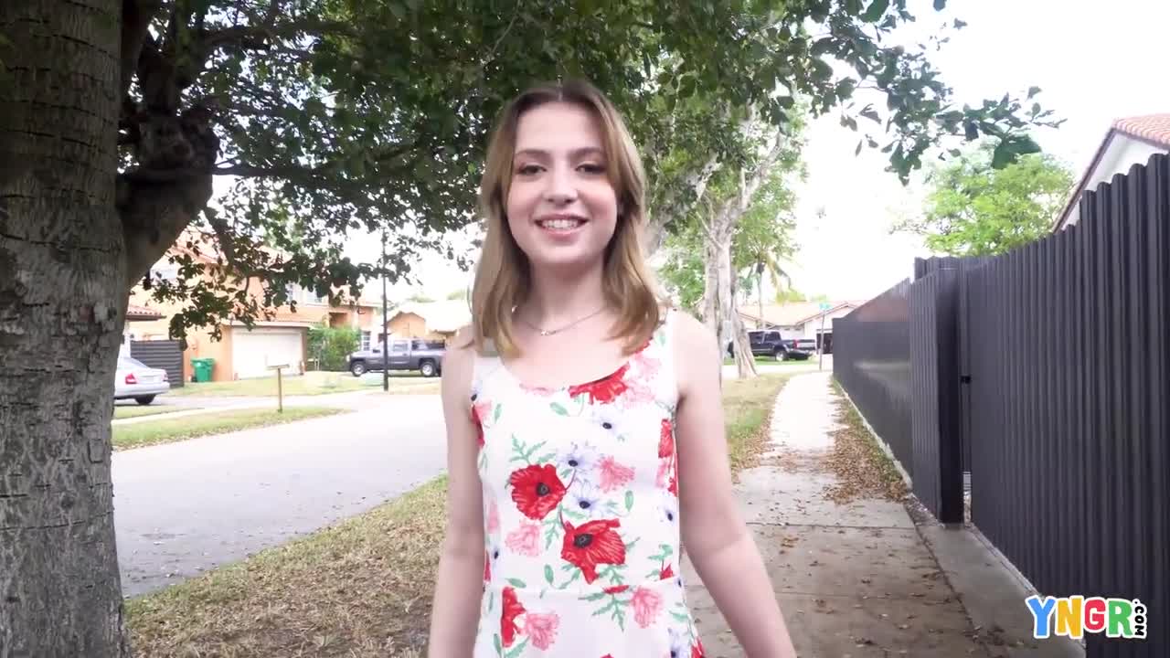 Daisy Bean Is A Shy Teen With A Craving For Huge Cock 21 04 2023 - Watch Latest Porn Video at ePornHome.com for Free.