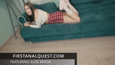 20 11 2022 Elise Moon - Tall Young Brunette