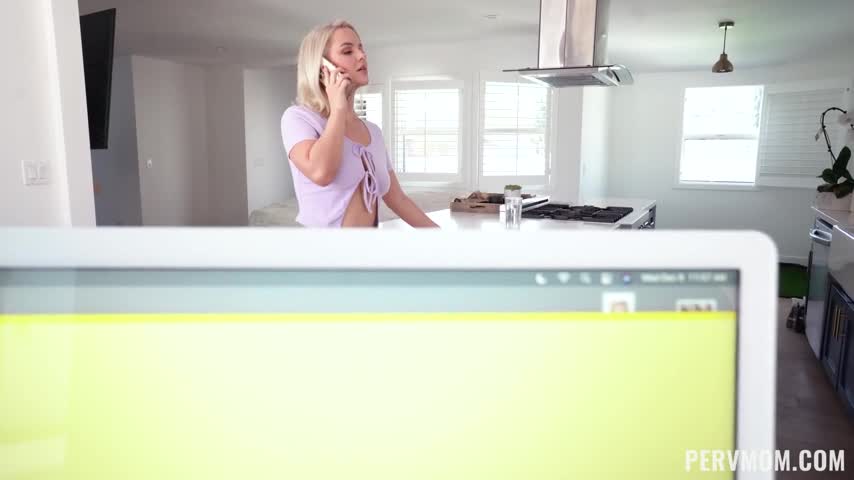 Slimthick Vic - Stepmom Likes To Flaunt It - Watch Latest Porn Video at ePornHome.com for Free.