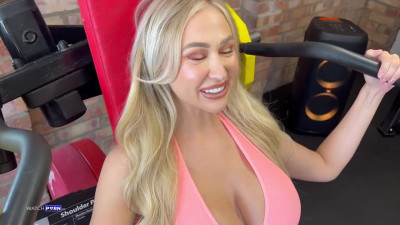 Sophie Reade - Gym Fuck Session