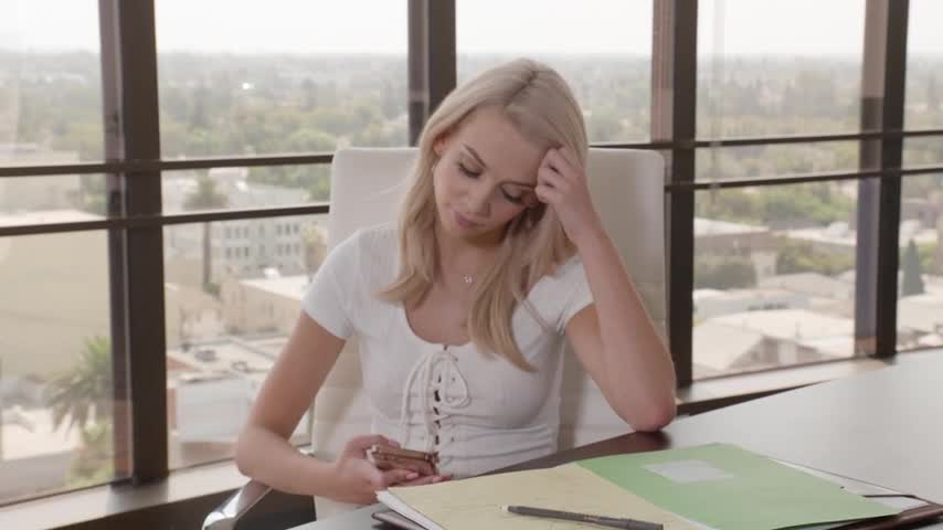 Mydaughtershotfriend - Blonde Stunner, Madison Summers, Fucks Her Friend's Dad In His Office To Keep Her Job - Watch Latest Porn Video at ePornHome.com for Free.